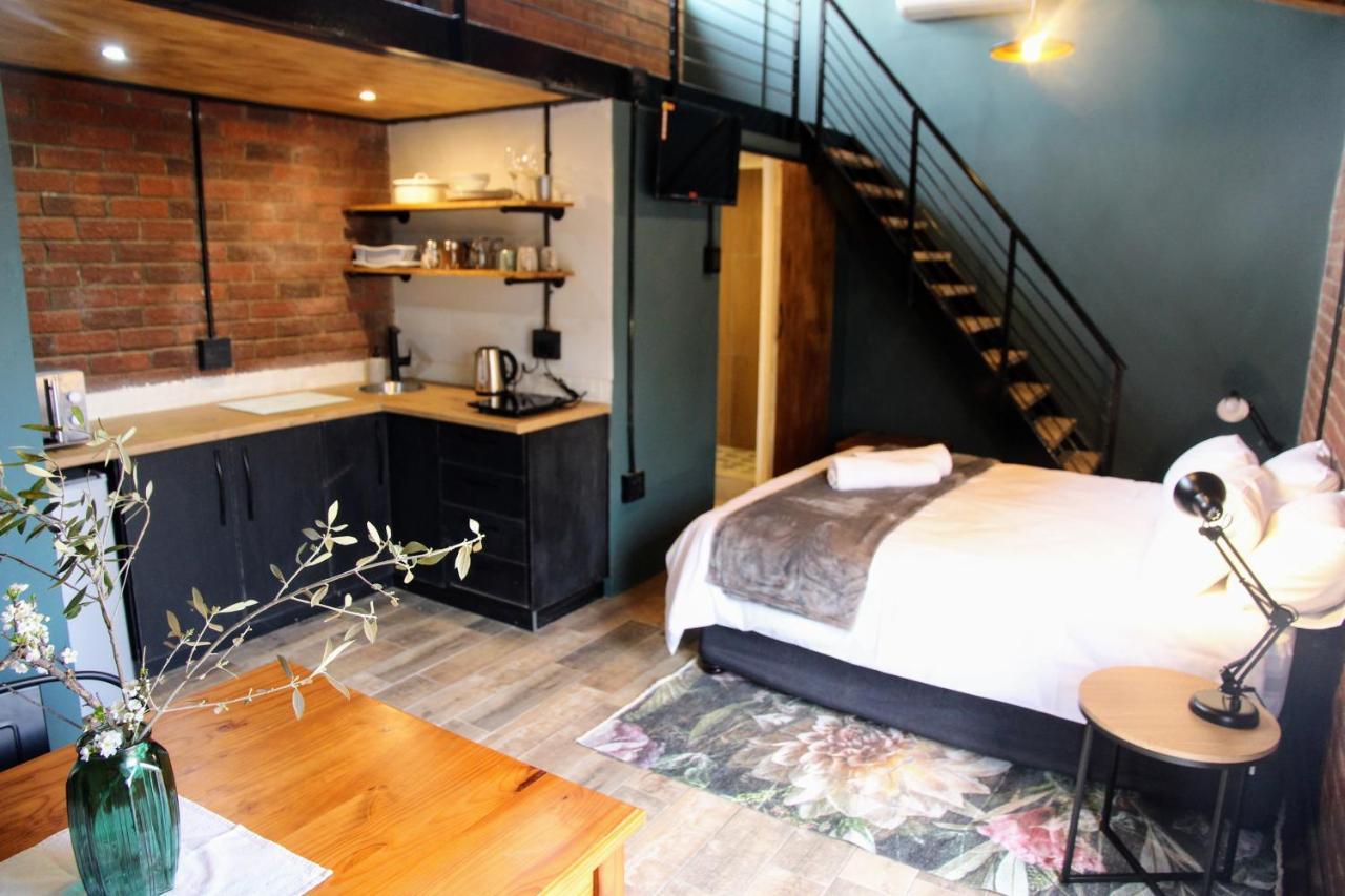 Nini'S Guest Units Hotel Bloemfontein Bagian luar foto
