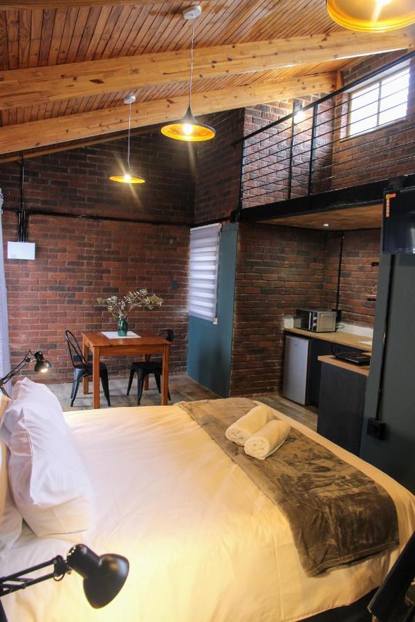 Nini'S Guest Units Hotel Bloemfontein Bagian luar foto