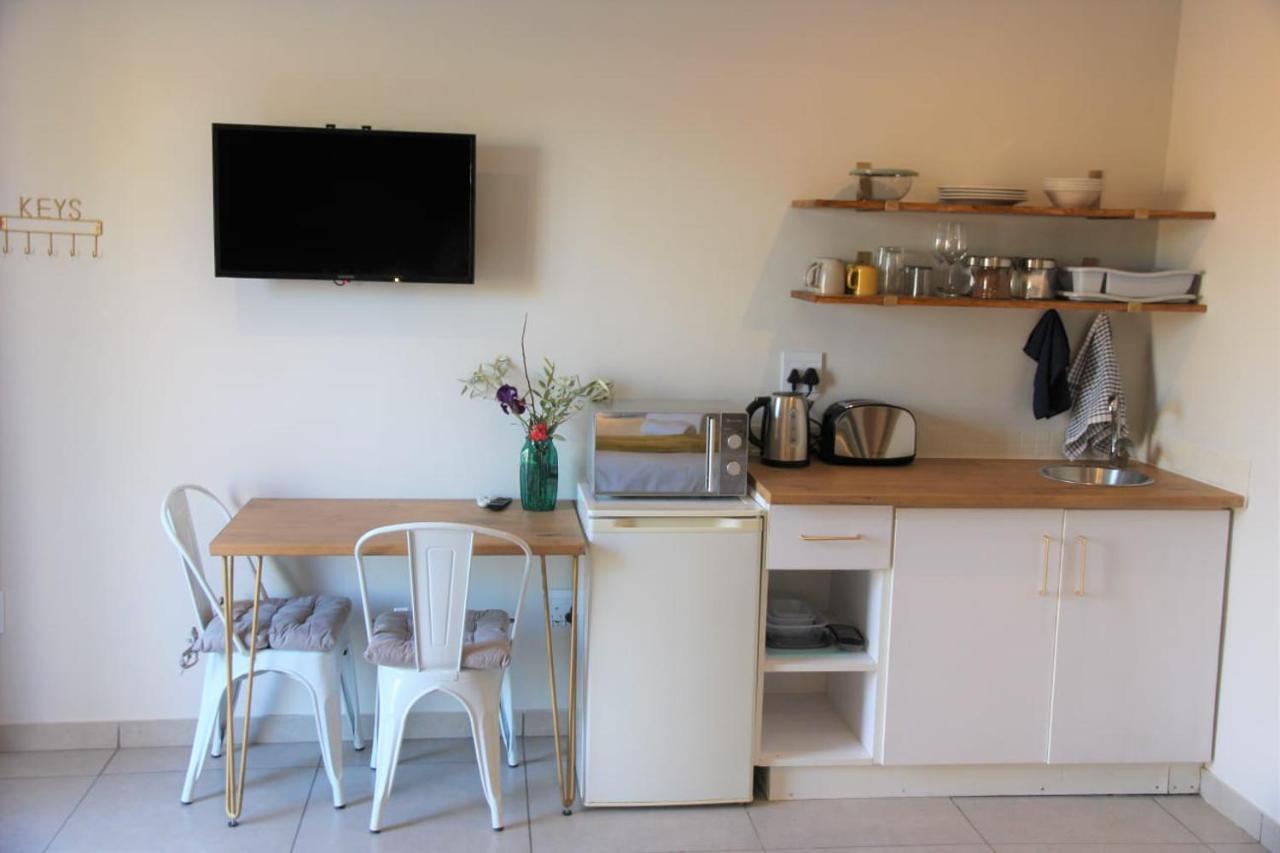 Nini'S Guest Units Hotel Bloemfontein Bagian luar foto
